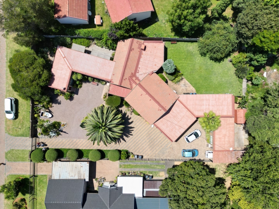 7 Bedroom Property for Sale in The Reeds Gauteng