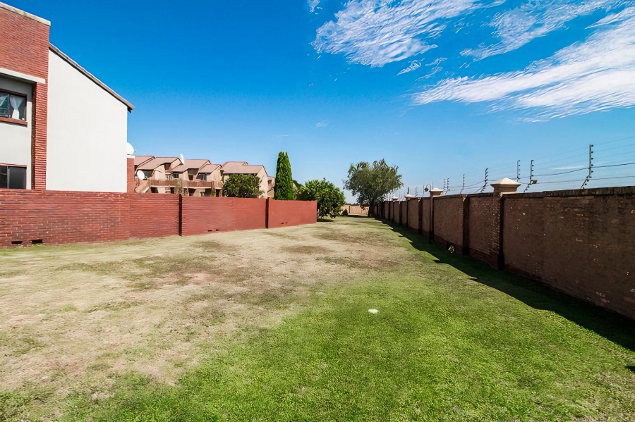 2 Bedroom Property for Sale in Mooikloof Ridge Gauteng