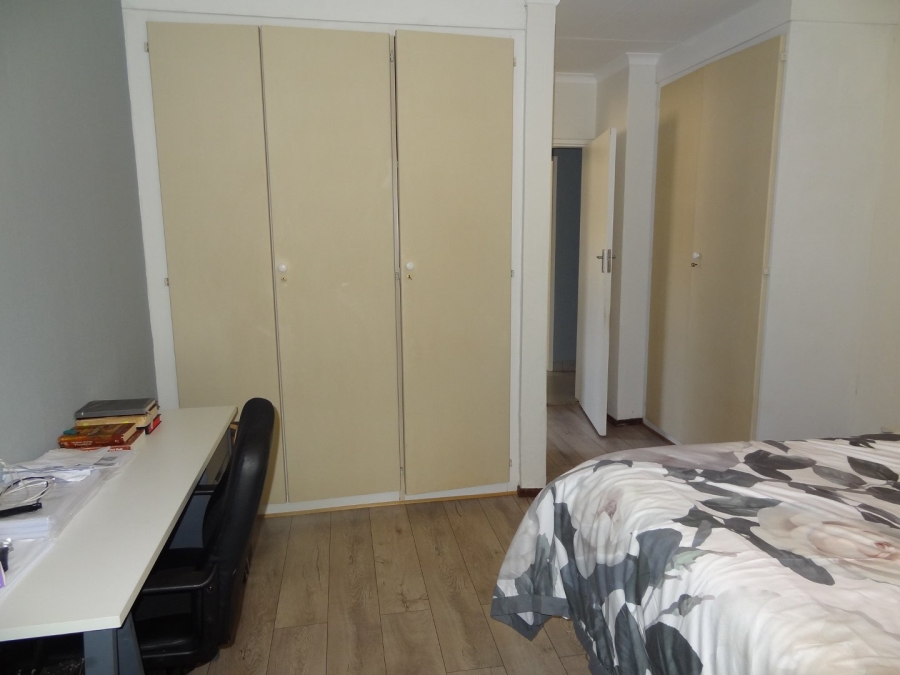 2 Bedroom Property for Sale in Eldoraigne Gauteng