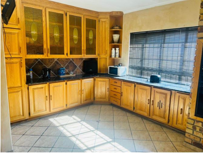 4 Bedroom Property for Sale in Van Riebeeck Park Gauteng