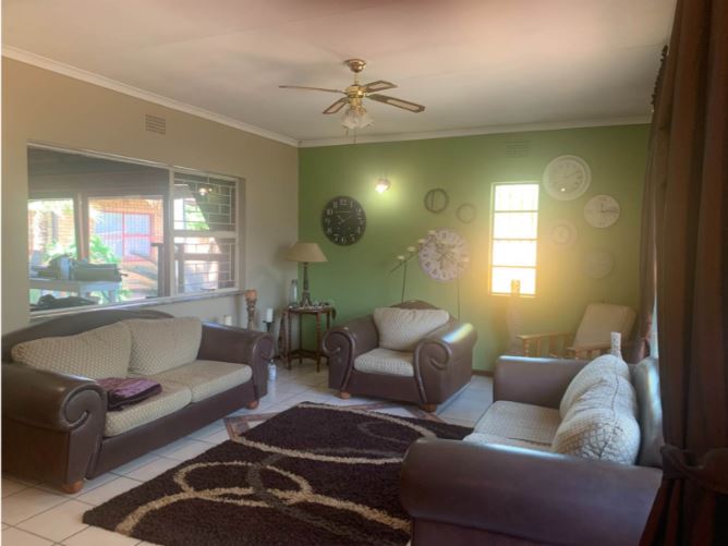 4 Bedroom Property for Sale in Van Riebeeck Park Gauteng