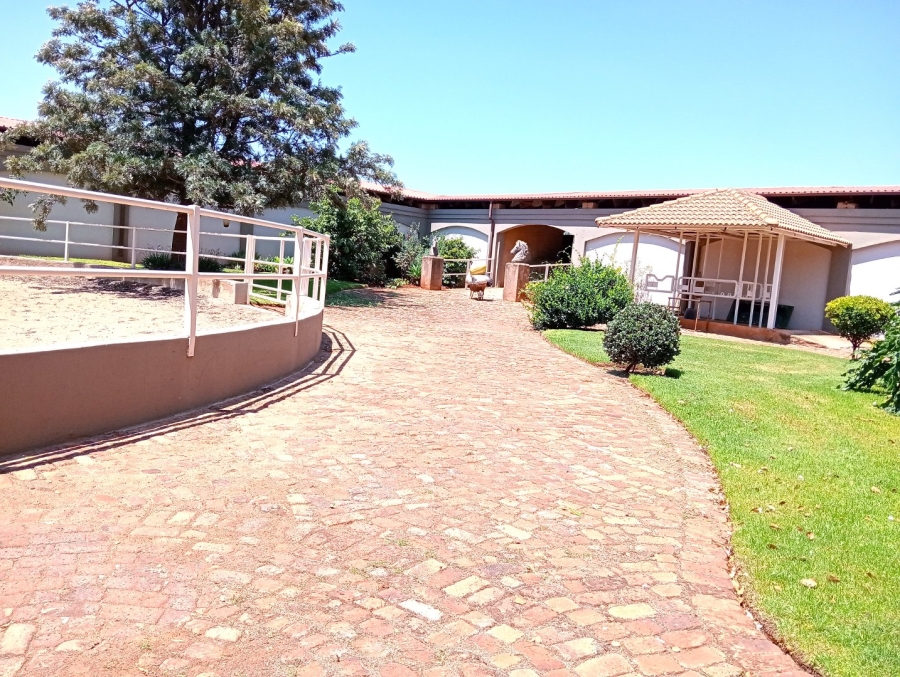  Bedroom Property for Sale in Tiegerpoort Gauteng