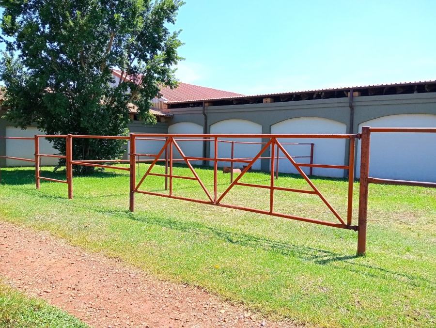  Bedroom Property for Sale in Tiegerpoort Gauteng