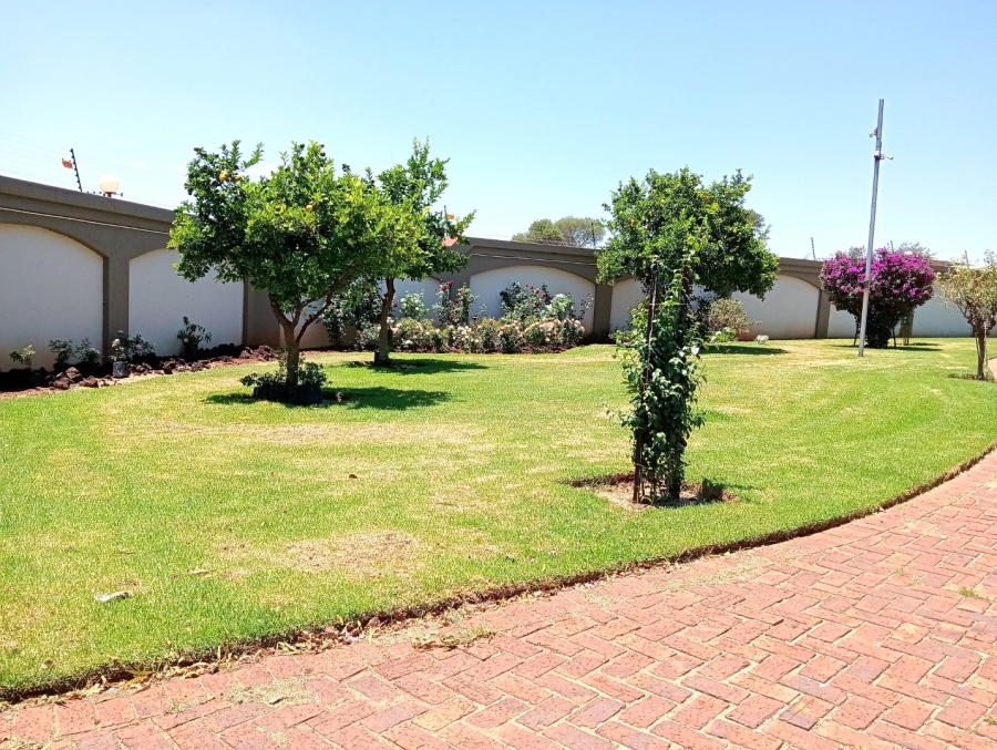  Bedroom Property for Sale in Tiegerpoort Gauteng