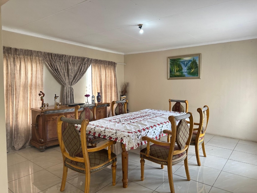 3 Bedroom Property for Sale in Dunnottar Gauteng