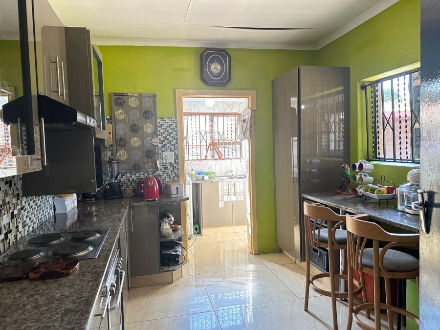 3 Bedroom Property for Sale in Dunnottar Gauteng