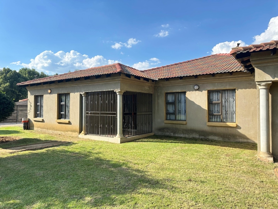 3 Bedroom Property for Sale in Dunnottar Gauteng