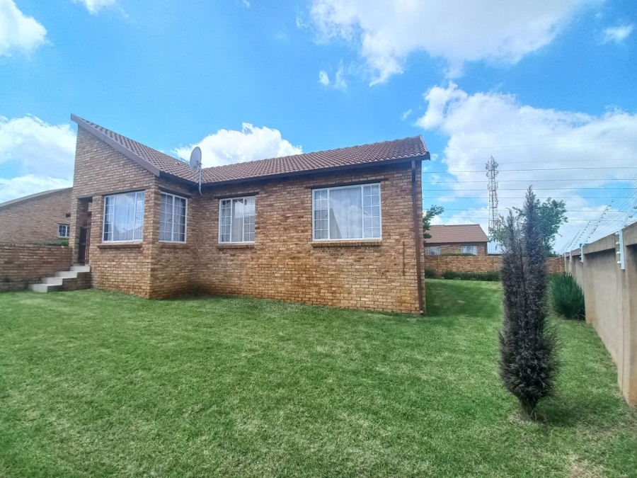 3 Bedroom Property for Sale in Kosmosdal Gauteng