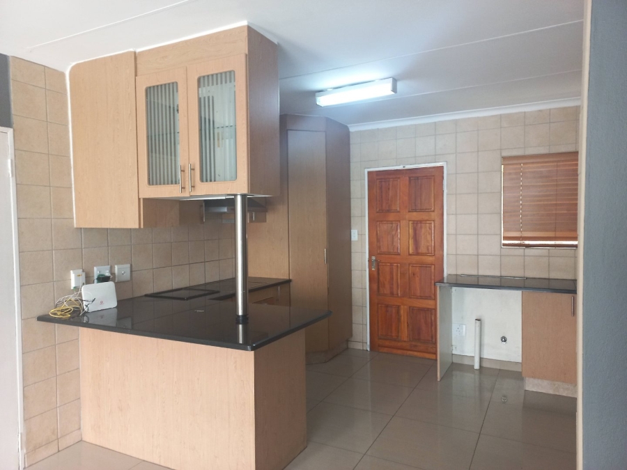 3 Bedroom Property for Sale in Kosmosdal Gauteng