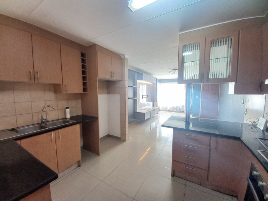 3 Bedroom Property for Sale in Kosmosdal Gauteng