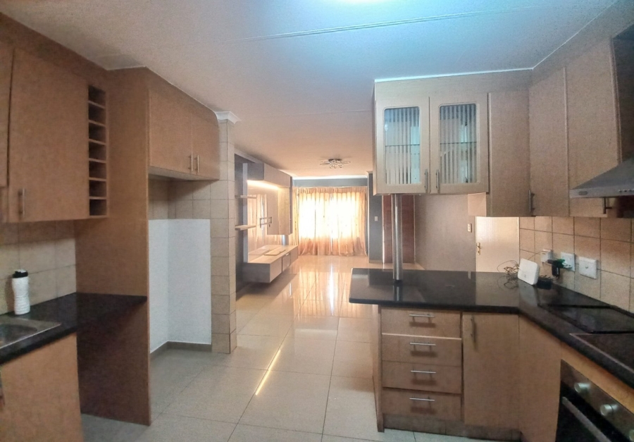 3 Bedroom Property for Sale in Kosmosdal Gauteng