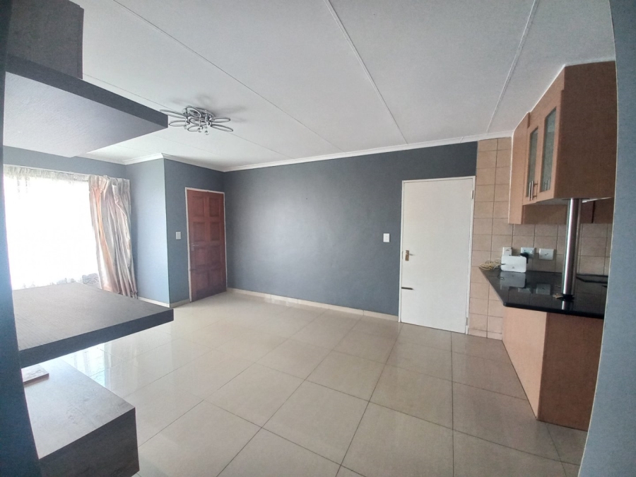 3 Bedroom Property for Sale in Kosmosdal Gauteng