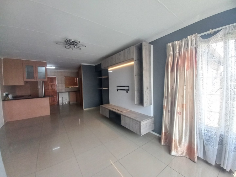 3 Bedroom Property for Sale in Kosmosdal Gauteng