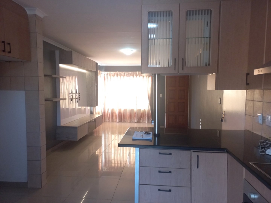 3 Bedroom Property for Sale in Kosmosdal Gauteng