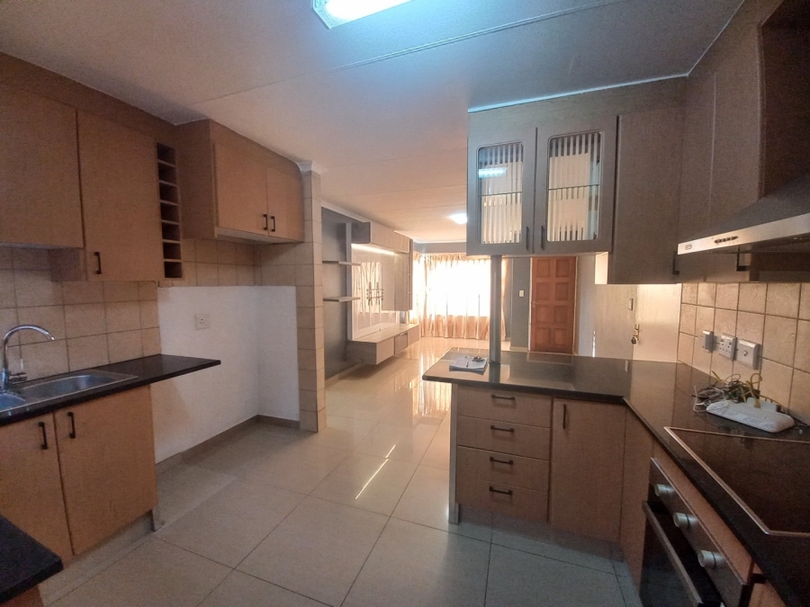 3 Bedroom Property for Sale in Kosmosdal Gauteng