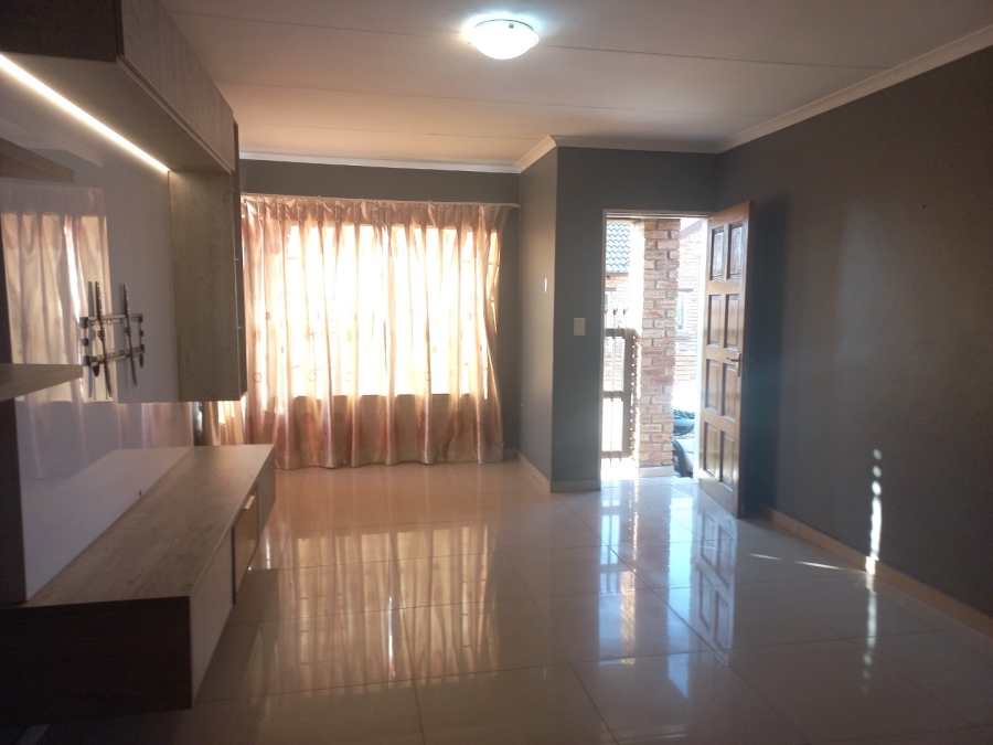 3 Bedroom Property for Sale in Kosmosdal Gauteng