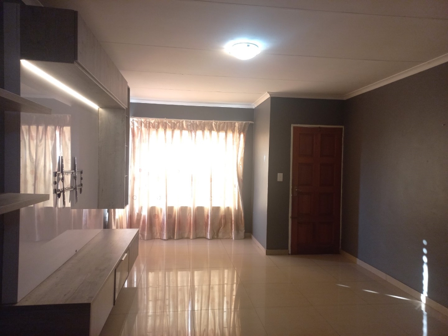 3 Bedroom Property for Sale in Kosmosdal Gauteng