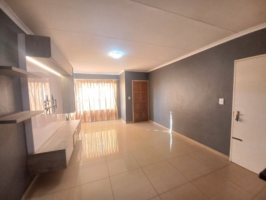 3 Bedroom Property for Sale in Kosmosdal Gauteng