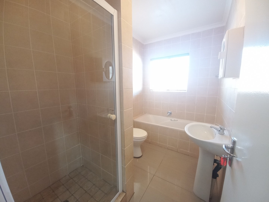 3 Bedroom Property for Sale in Kosmosdal Gauteng