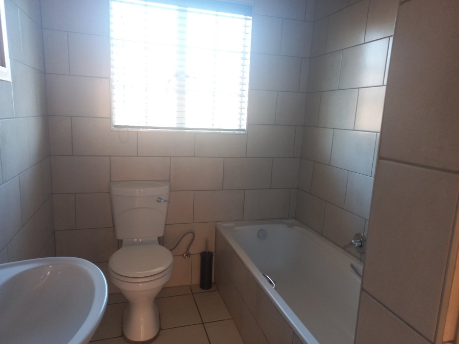 3 Bedroom Property for Sale in Kosmosdal Gauteng