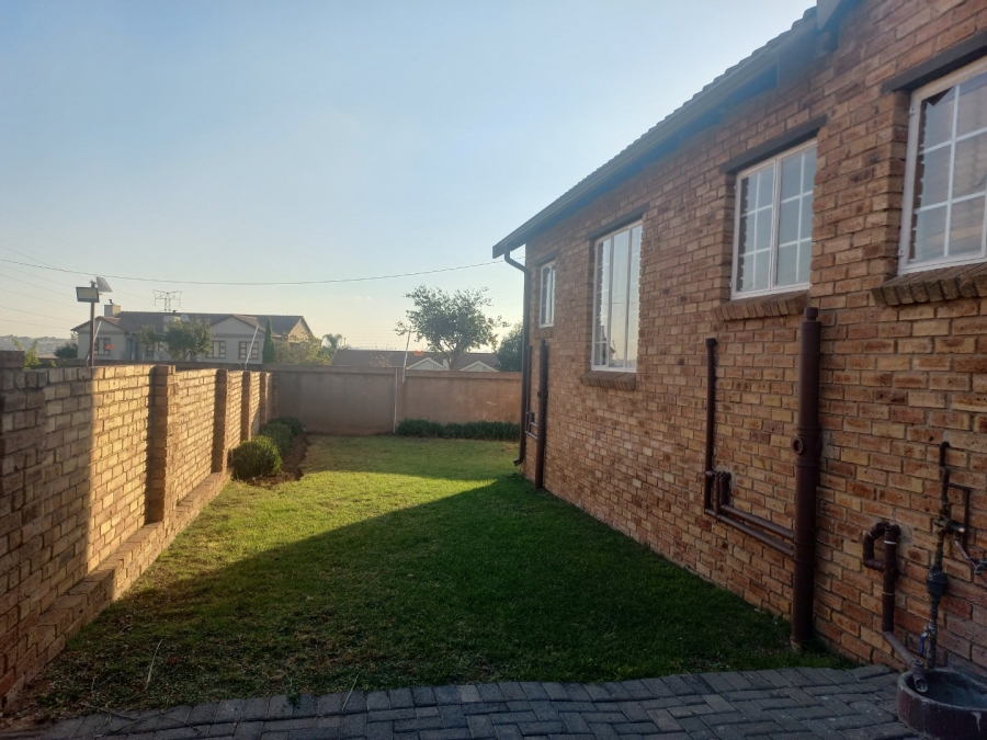 3 Bedroom Property for Sale in Kosmosdal Gauteng