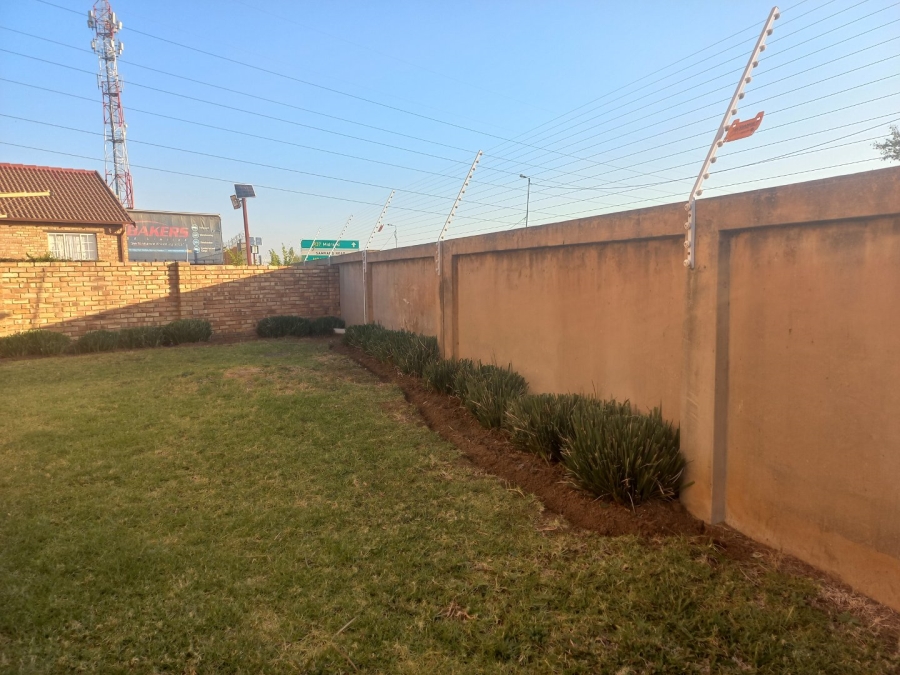 3 Bedroom Property for Sale in Kosmosdal Gauteng