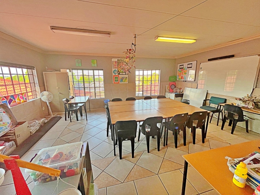 To Let  Bedroom Property for Rent in Hennopspark Gauteng