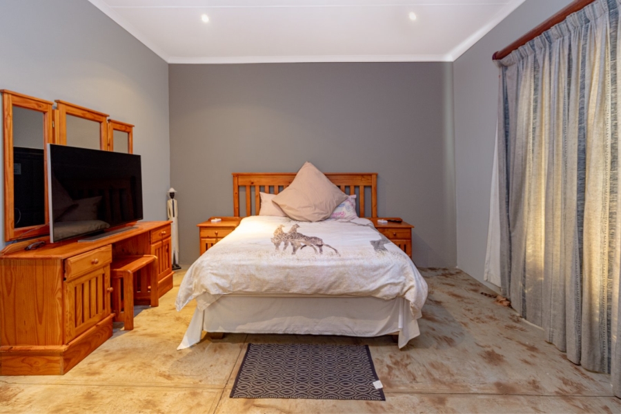 5 Bedroom Property for Sale in Doornkraal Gauteng