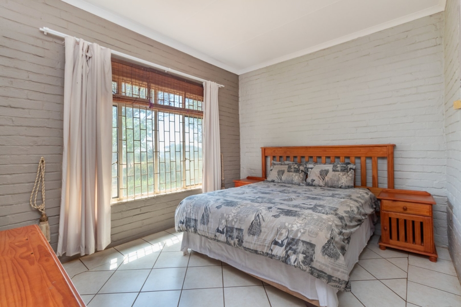 5 Bedroom Property for Sale in Doornkraal Gauteng