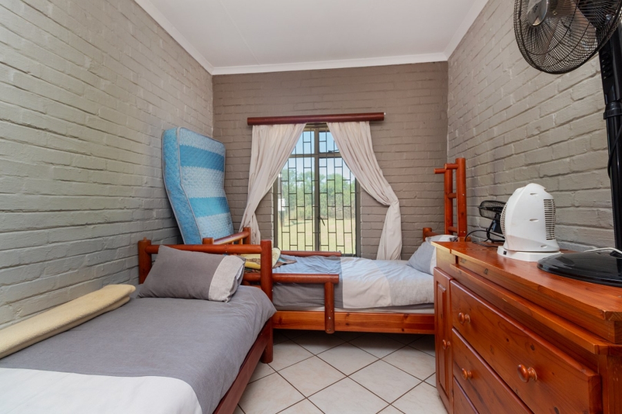 5 Bedroom Property for Sale in Doornkraal Gauteng