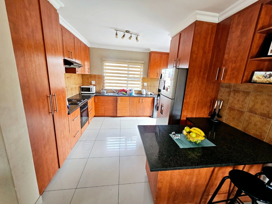 To Let 3 Bedroom Property for Rent in Silver Stone Country Estate Gauteng