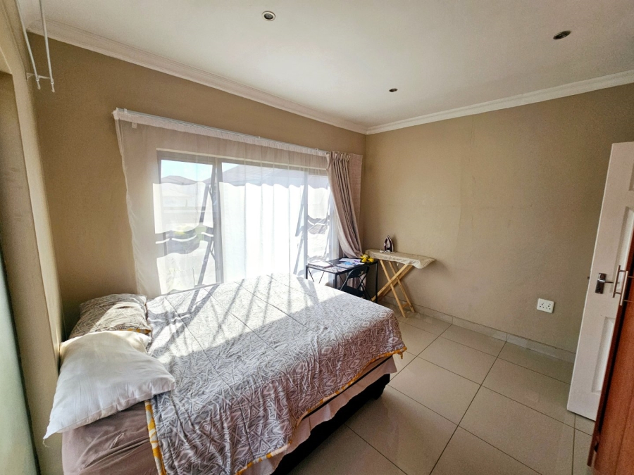 To Let 3 Bedroom Property for Rent in Silver Stone Country Estate Gauteng