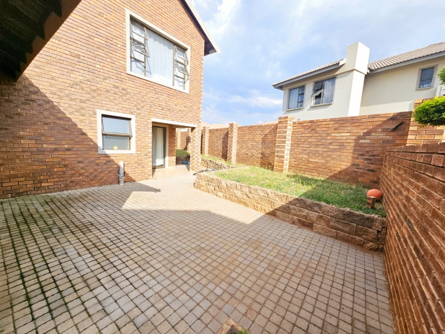 To Let 3 Bedroom Property for Rent in Silver Stone Country Estate Gauteng