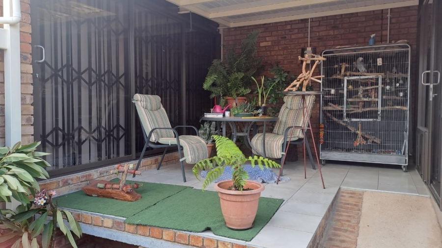 3 Bedroom Property for Sale in Florauna Gauteng