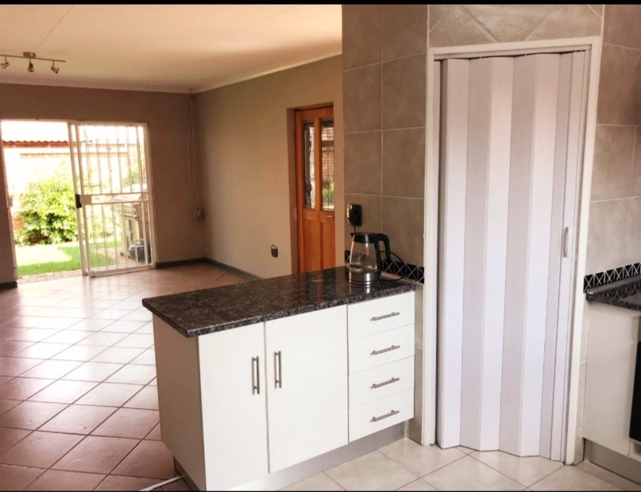 2 Bedroom Property for Sale in Elardus Park Gauteng