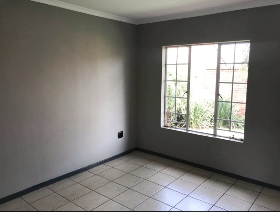 2 Bedroom Property for Sale in Elardus Park Gauteng