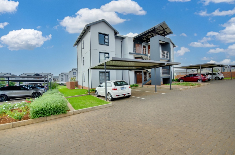 2 Bedroom Property for Sale in Louwlardia Gauteng