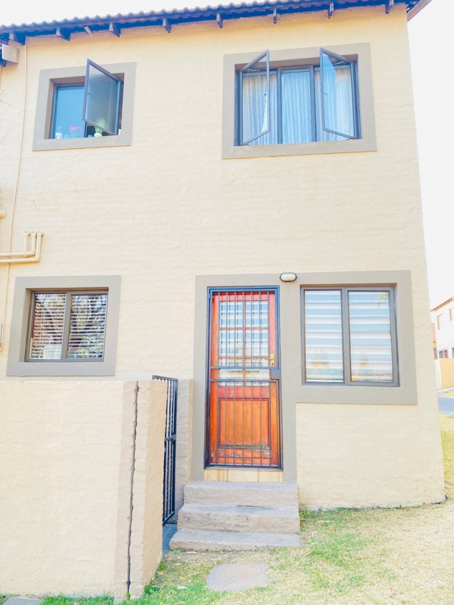 2 Bedroom Property for Sale in Halfway Gardens Gauteng