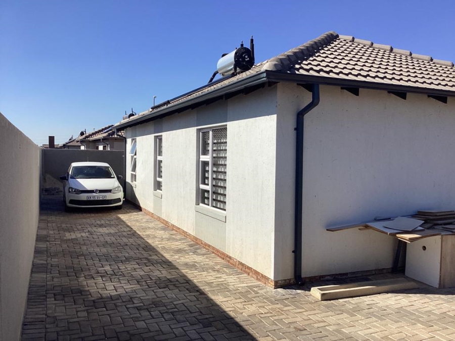 3 Bedroom Property for Sale in Crystal Park Gauteng