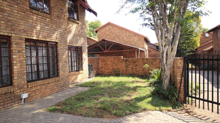 3 Bedroom Property for Sale in Die Wilgers Gauteng