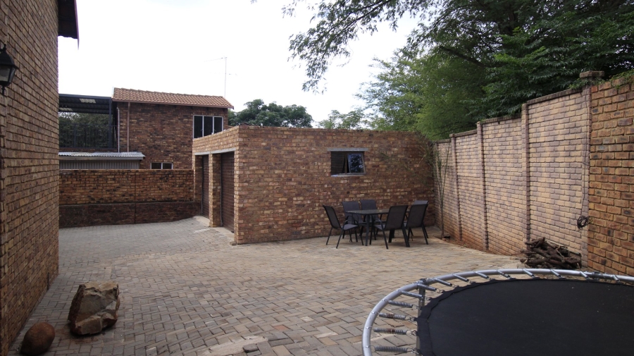 3 Bedroom Property for Sale in Die Wilgers Gauteng