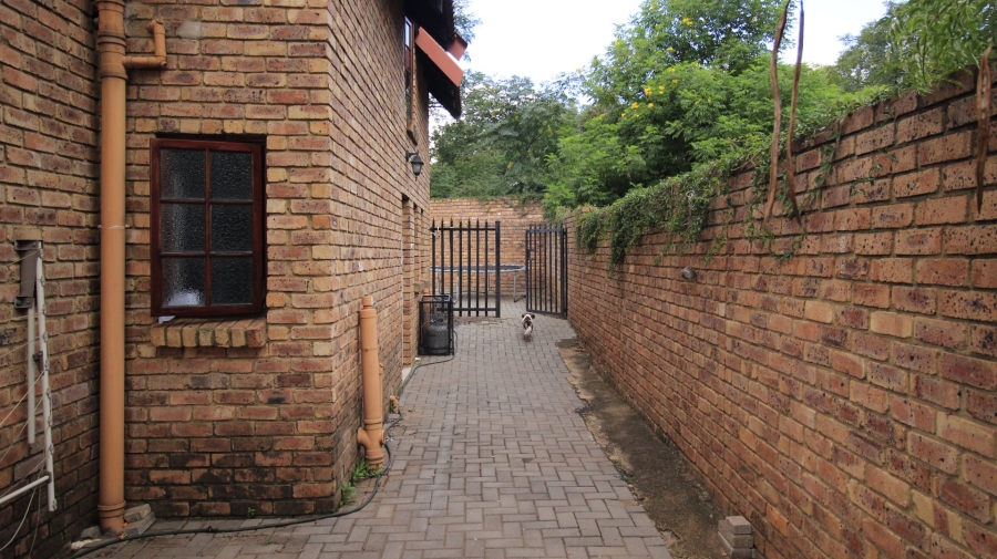 3 Bedroom Property for Sale in Die Wilgers Gauteng