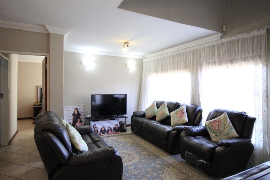 3 Bedroom Property for Sale in Die Wilgers Gauteng