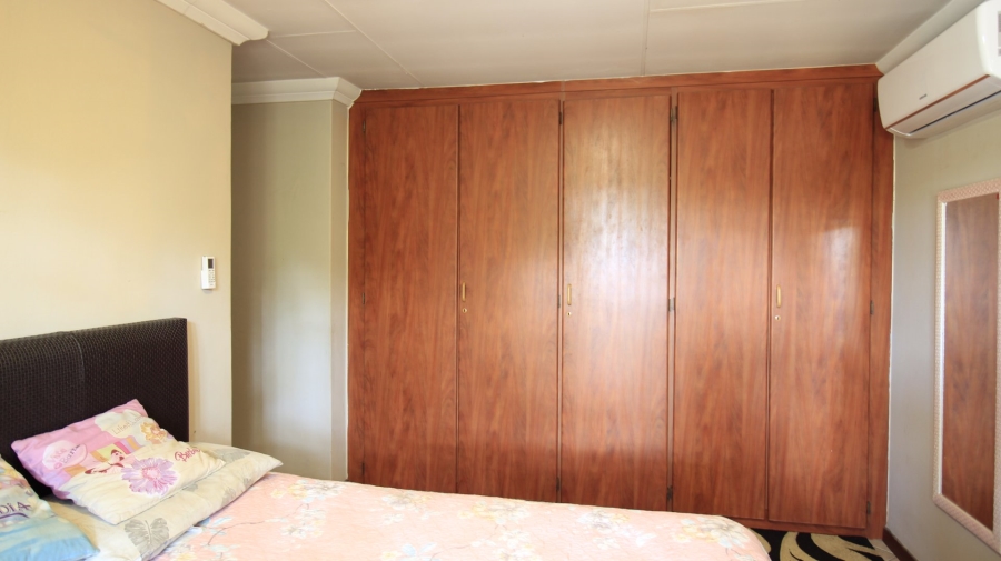 3 Bedroom Property for Sale in Die Wilgers Gauteng