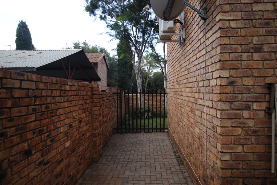 3 Bedroom Property for Sale in Die Wilgers Gauteng