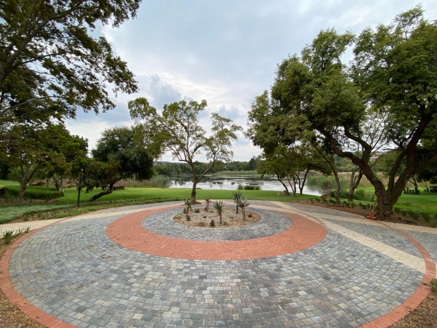 Commercial Property for Sale in Faerie Glen Gauteng