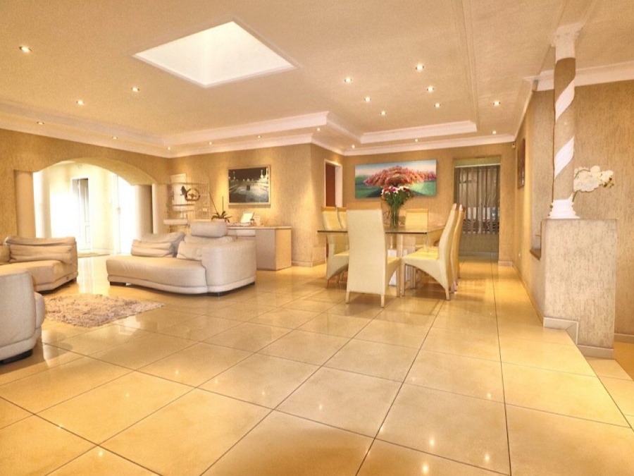 9 Bedroom Property for Sale in Lenasia Ext 7 Gauteng