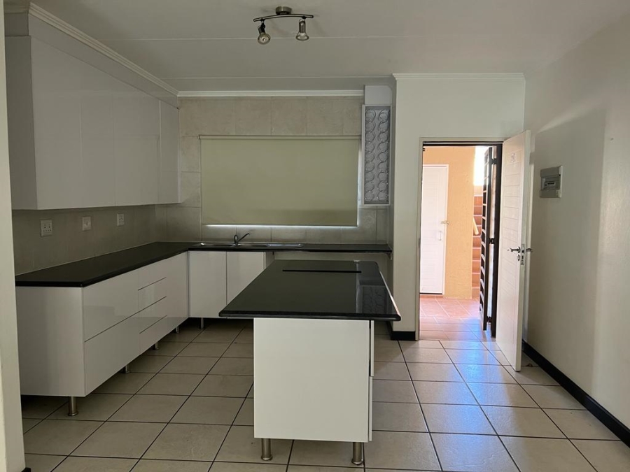 2 Bedroom Property for Sale in Sunningdale Ridge Gauteng
