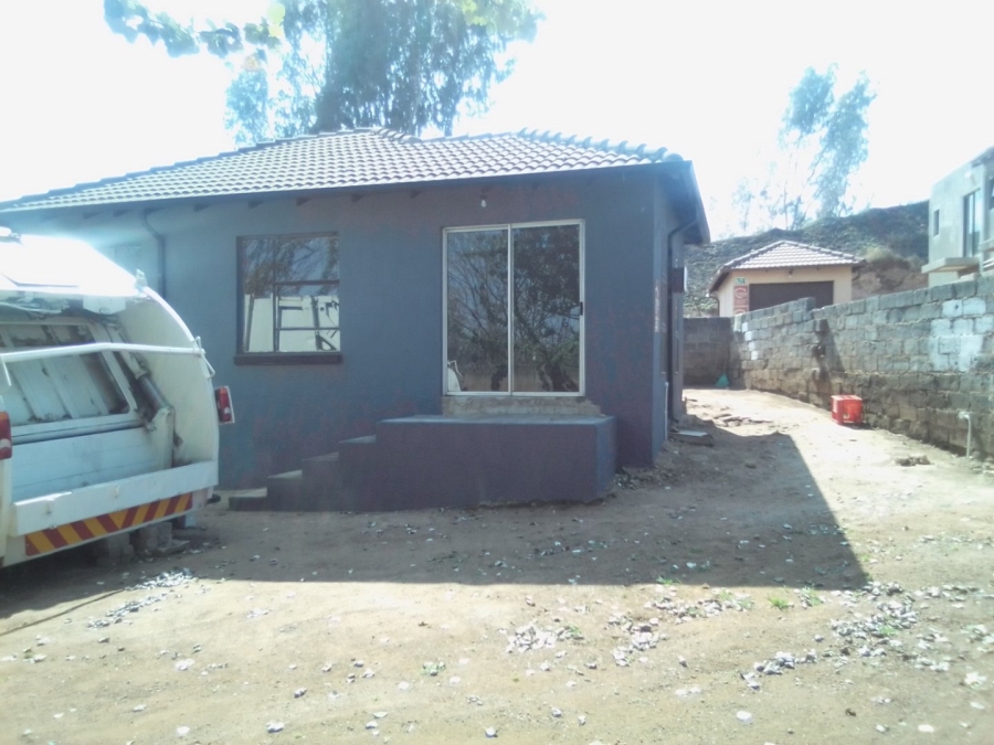 To Let 3 Bedroom Property for Rent in Clayville East Gauteng