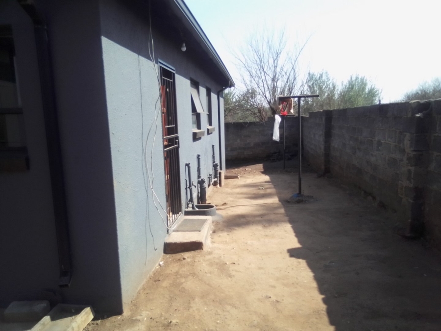 To Let 3 Bedroom Property for Rent in Clayville East Gauteng